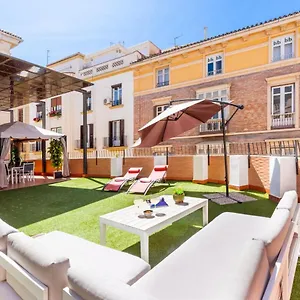 Gran Terraza Con Vistas A Calle Larios Apartamento